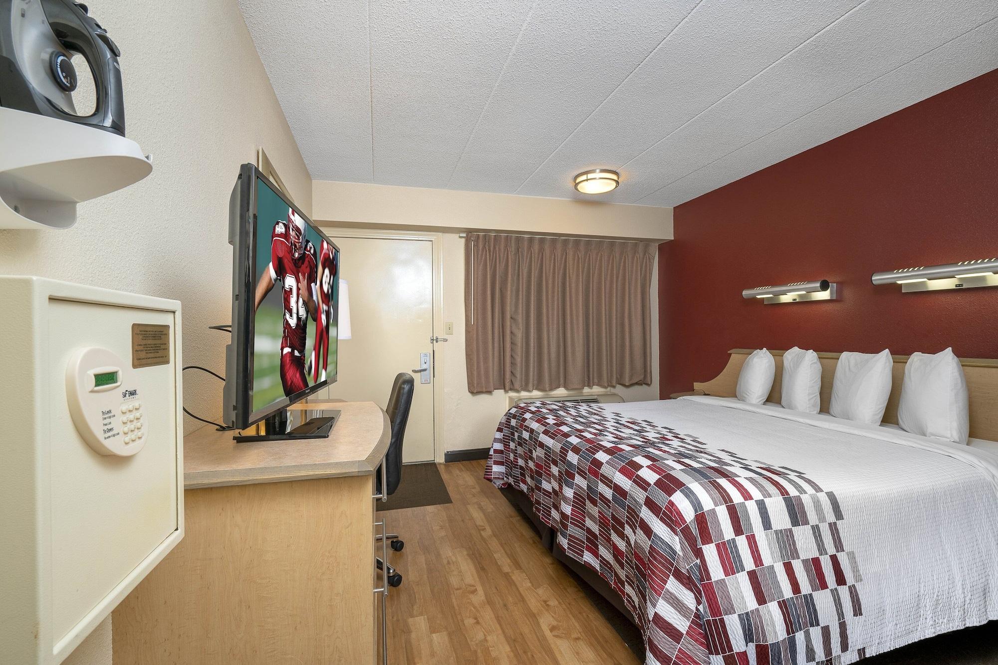 Red Roof Inn Louisville Fair And Expo Exterior photo