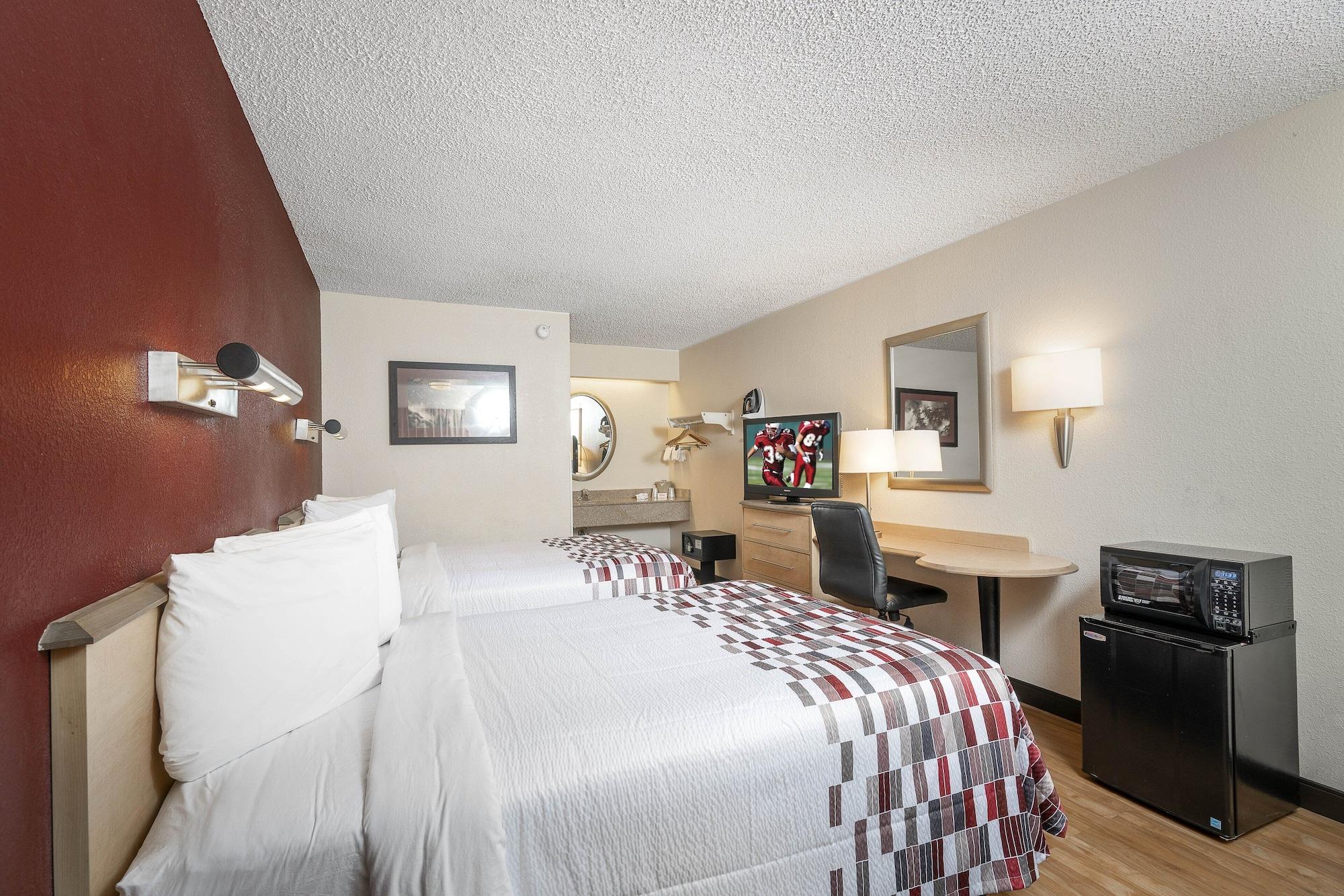 Red Roof Inn Louisville Fair And Expo Exterior photo