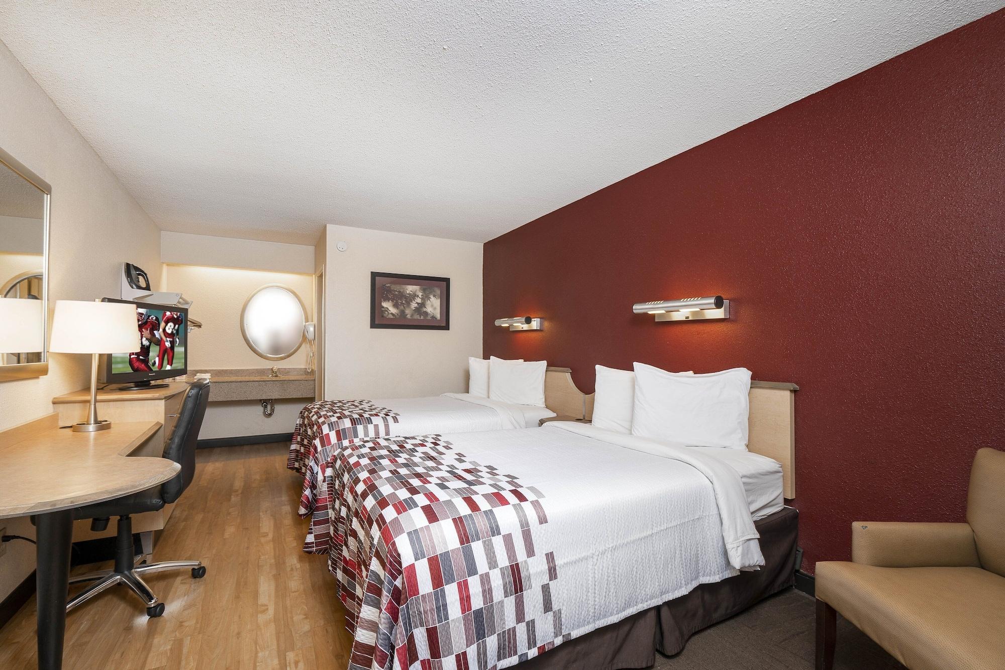 Red Roof Inn Louisville Fair And Expo Exterior photo