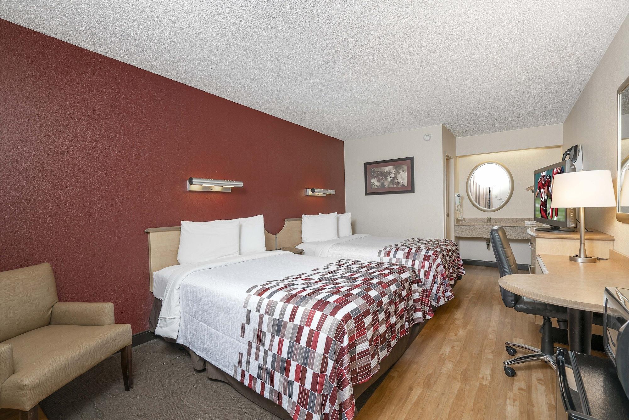 Red Roof Inn Louisville Fair And Expo Exterior photo