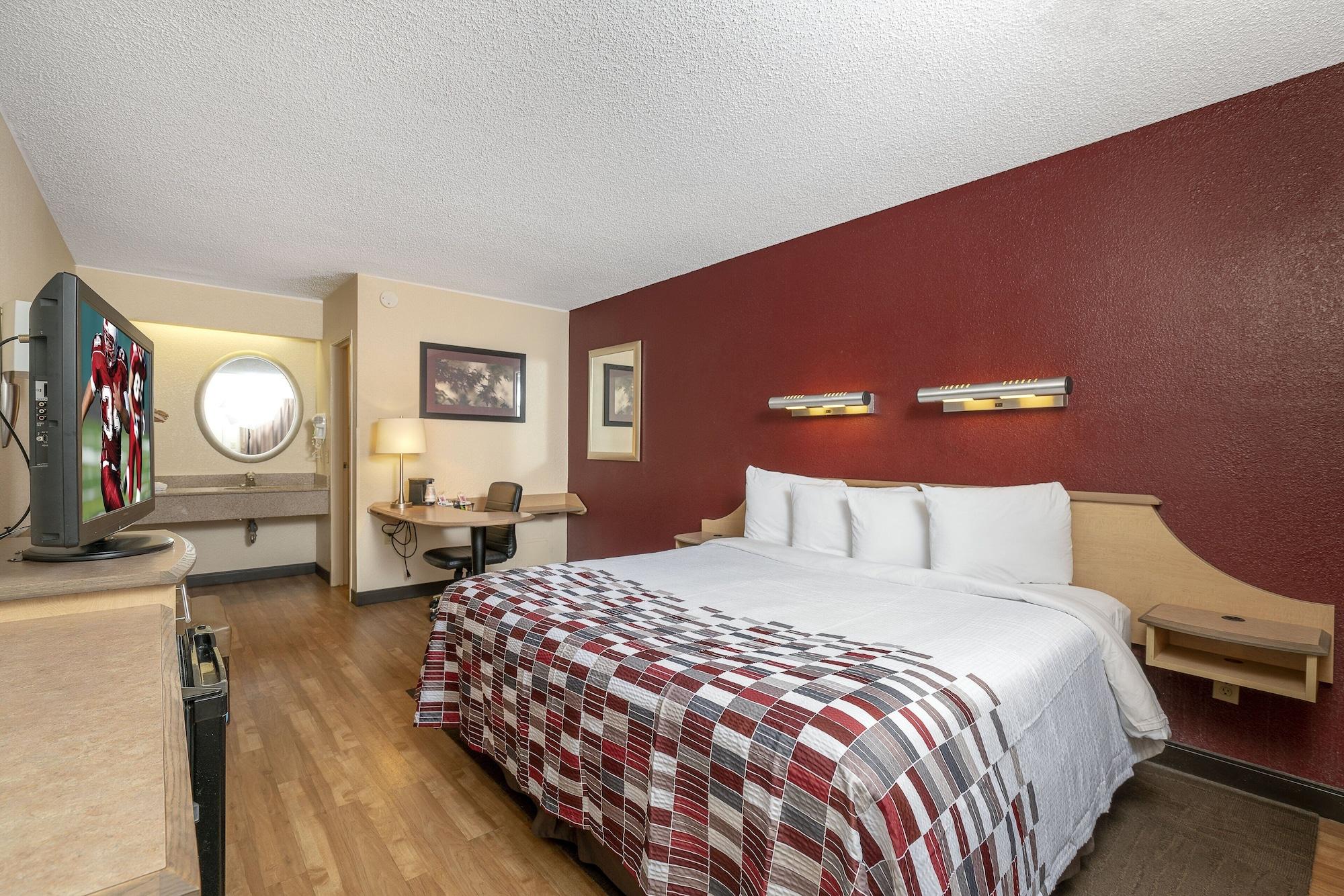 Red Roof Inn Louisville Fair And Expo Exterior photo