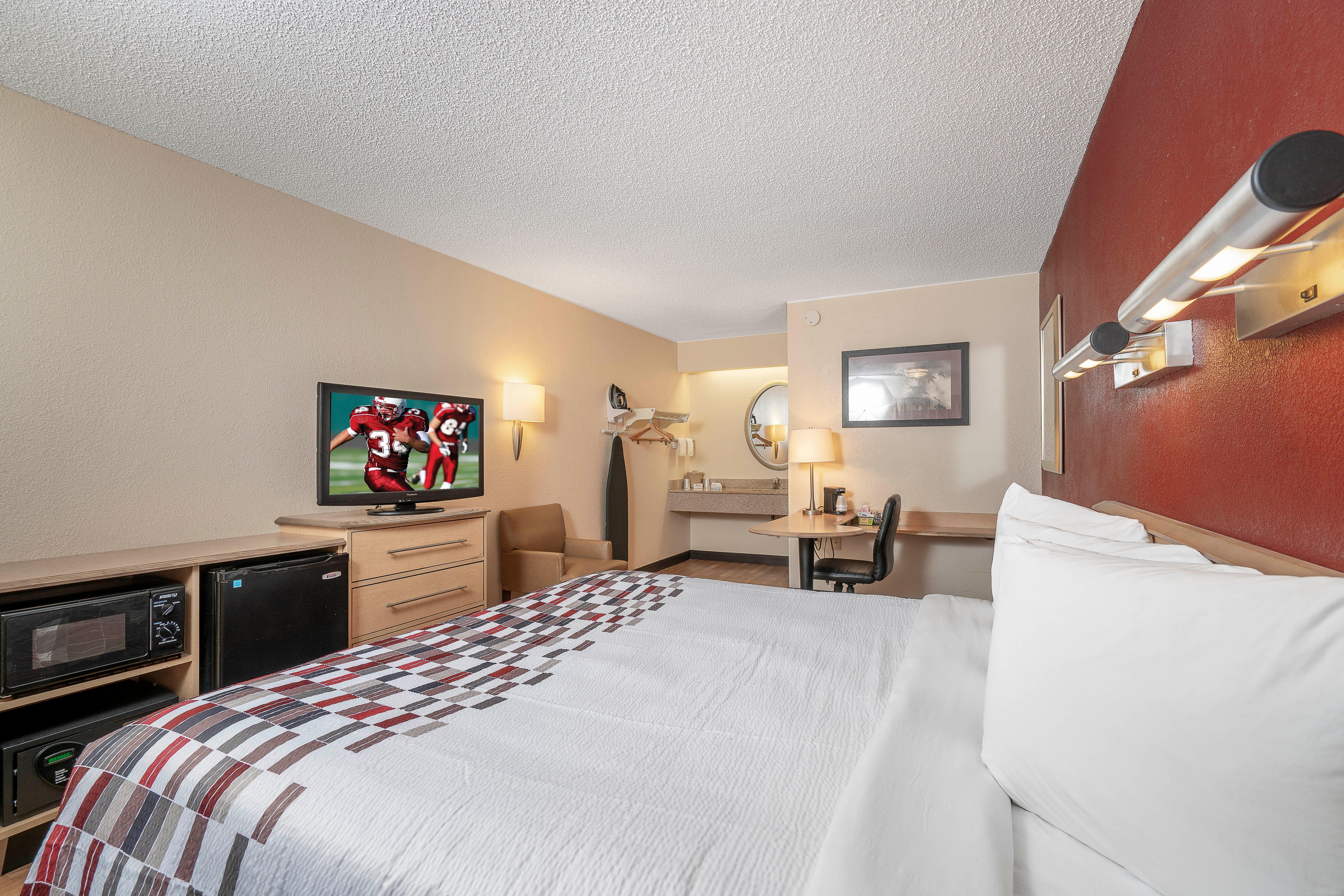Red Roof Inn Louisville Fair And Expo Exterior photo
