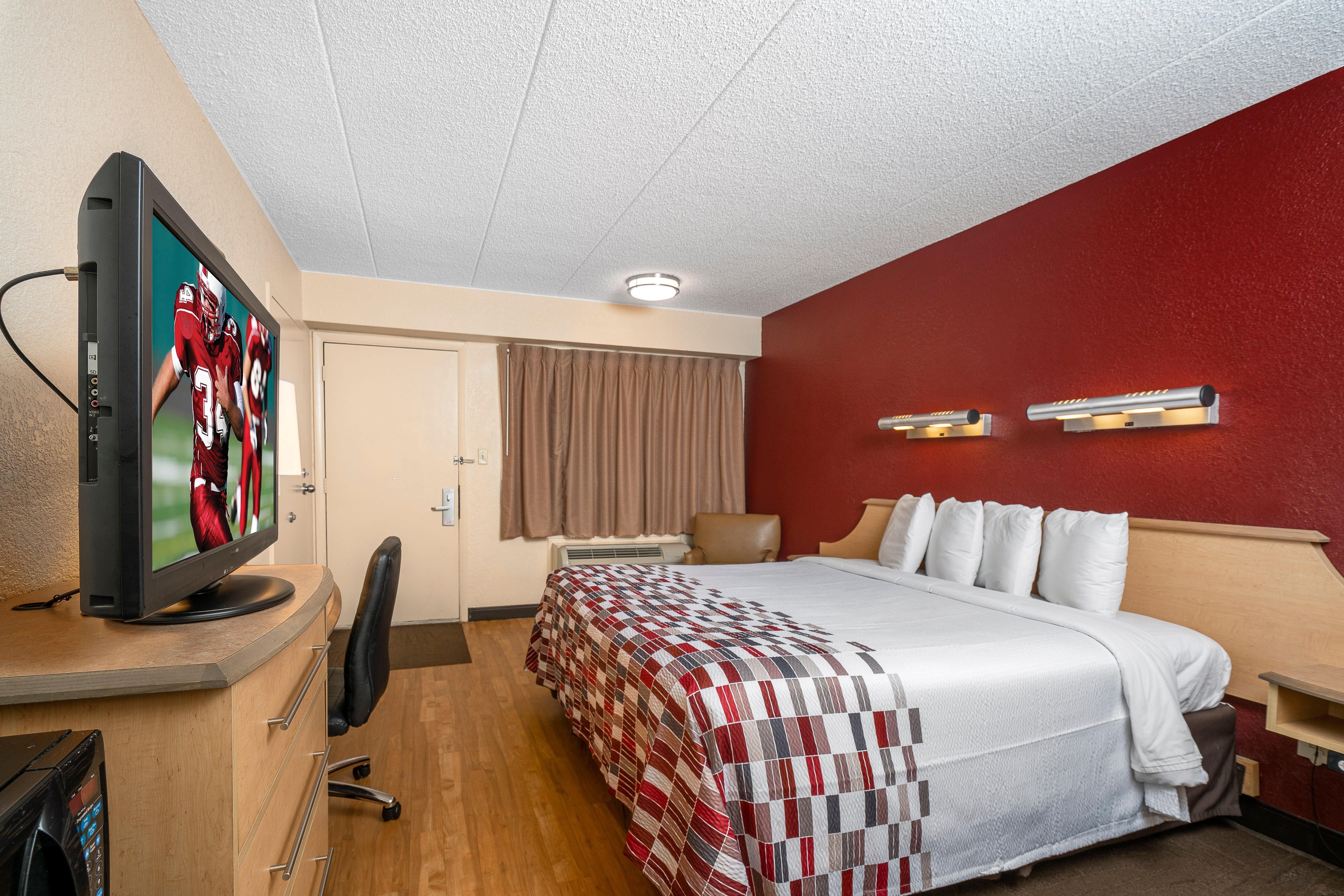 Red Roof Inn Louisville Fair And Expo Exterior photo