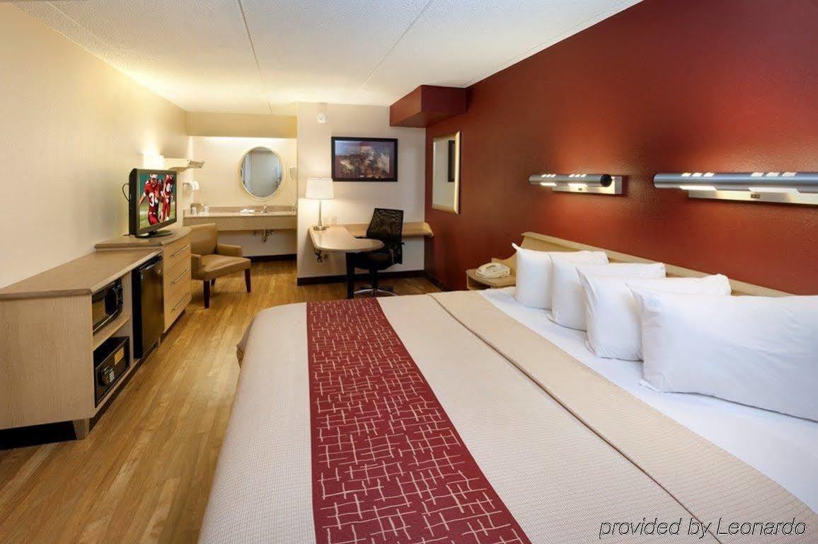 Red Roof Inn Louisville Fair And Expo Exterior photo